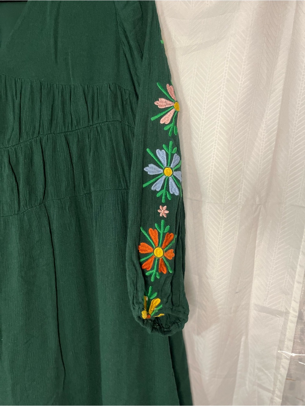 Davi & Dani Dark Green Floral Embroidered Long Sleeve Top Boho vibe L - Picture 3 of 7